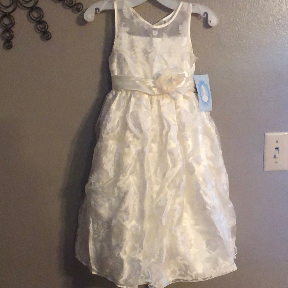 Picture perfect flower girl gown never worn sz 5